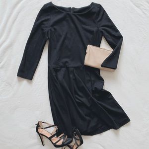 BANANA REPUBLIC || Black Dress